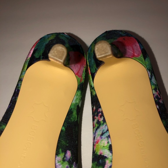 BCBGeneration Floral Watercolor Heels with box - Picture 5 of 8